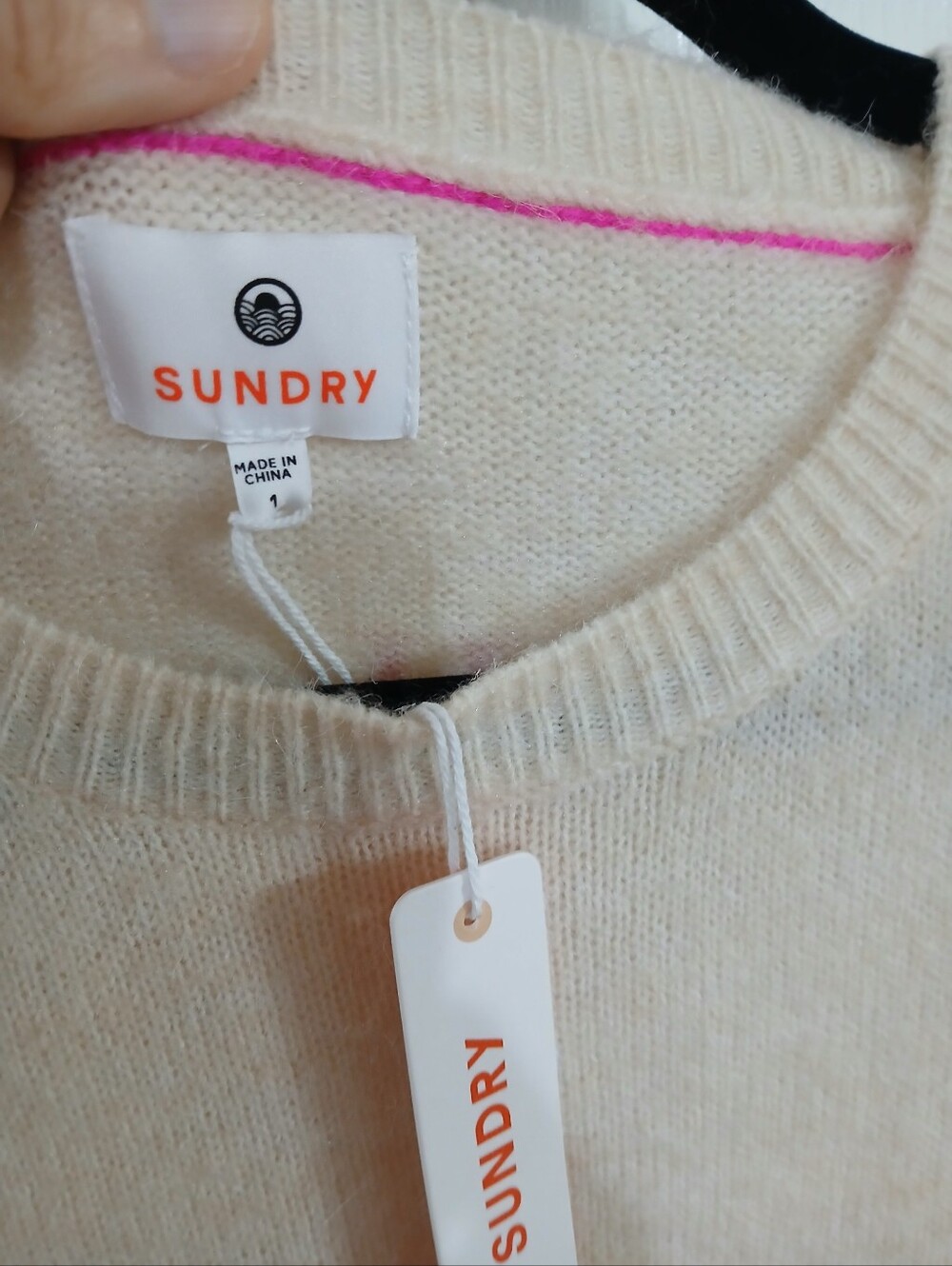Sundry Destinations Crewneck Sweater Quiet Luxury Ski Lodge Resort Boxy Cozy NWT - Picture 5 of 9